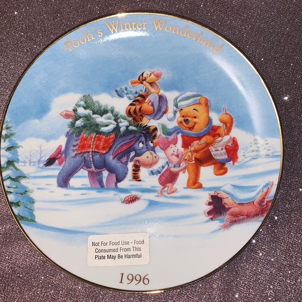 Vintage 1996 Disney‎ Pooh's Winter Wonderland Commemorative.